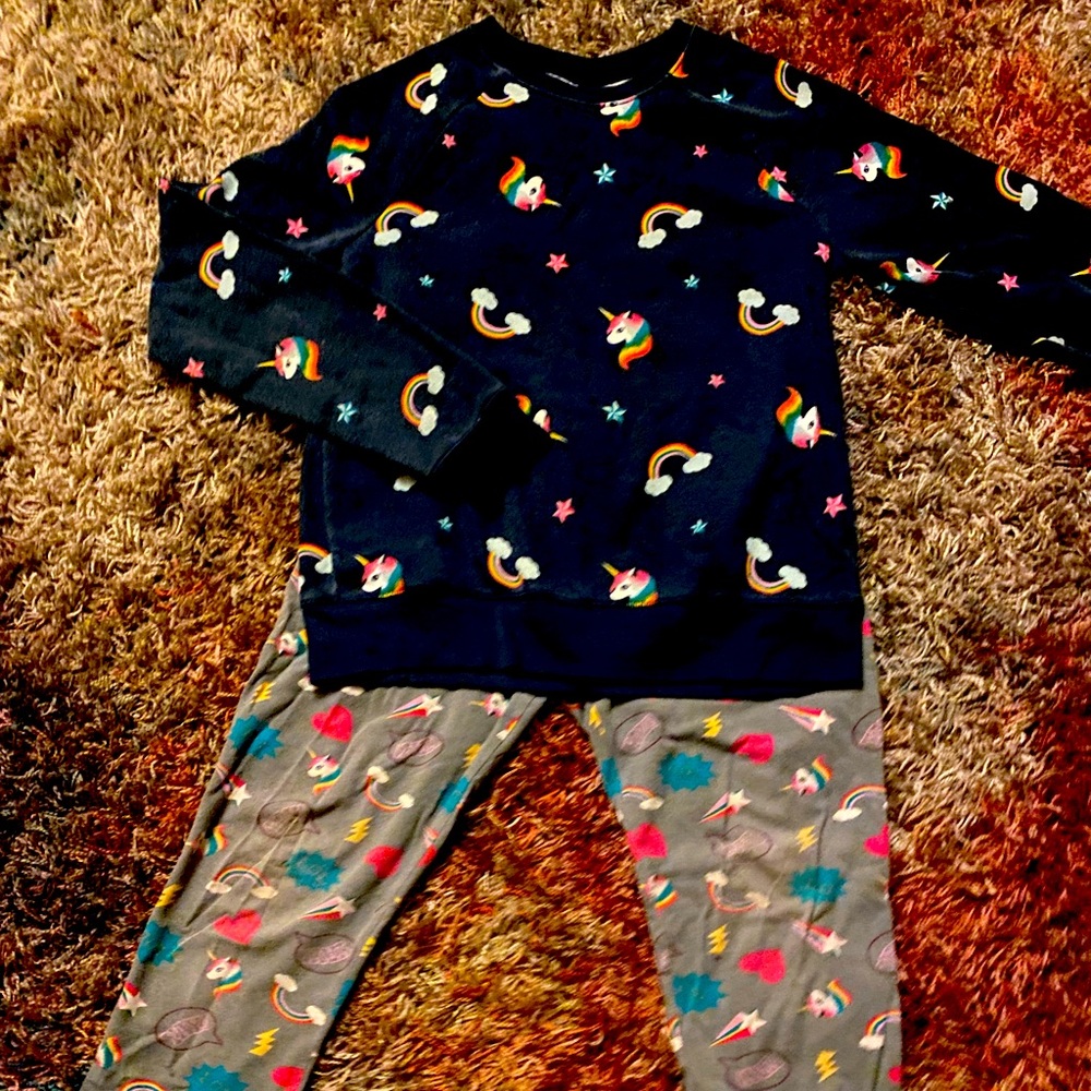Little Girls Unicorn & Rainbow Sweat Outfit